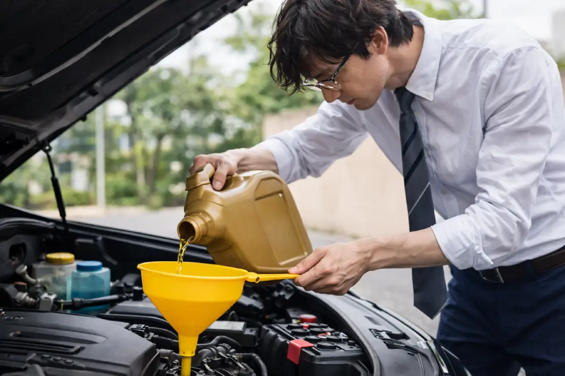 Araç Çalışmazsa Ne Yapılmamalı Yolda Kalan Araç İçin Yanlış Müdahaleler Ve Yol Yardım Hizmeti