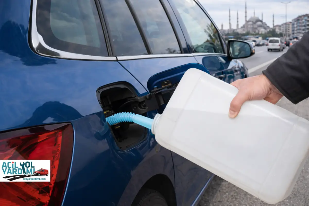 hangi durumlarda yakıt bitti yol yardım gerekir istanbul acil benzin getirme hizmeti yolda kalan araçlara destek
