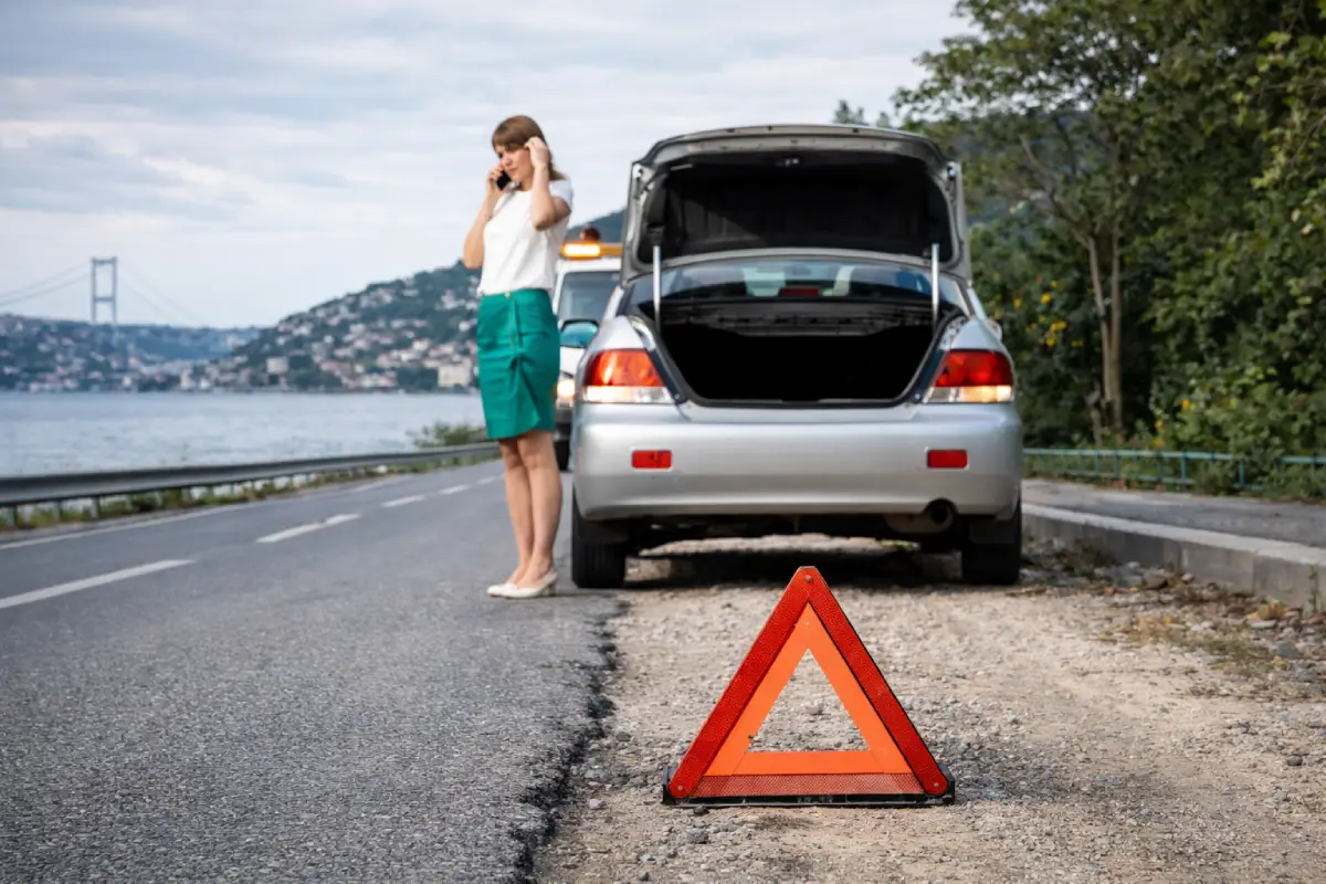 Tarabya’da 7/24 yol yardım ekipleri arızalanan araca yol yardım hizmeti veriyor
